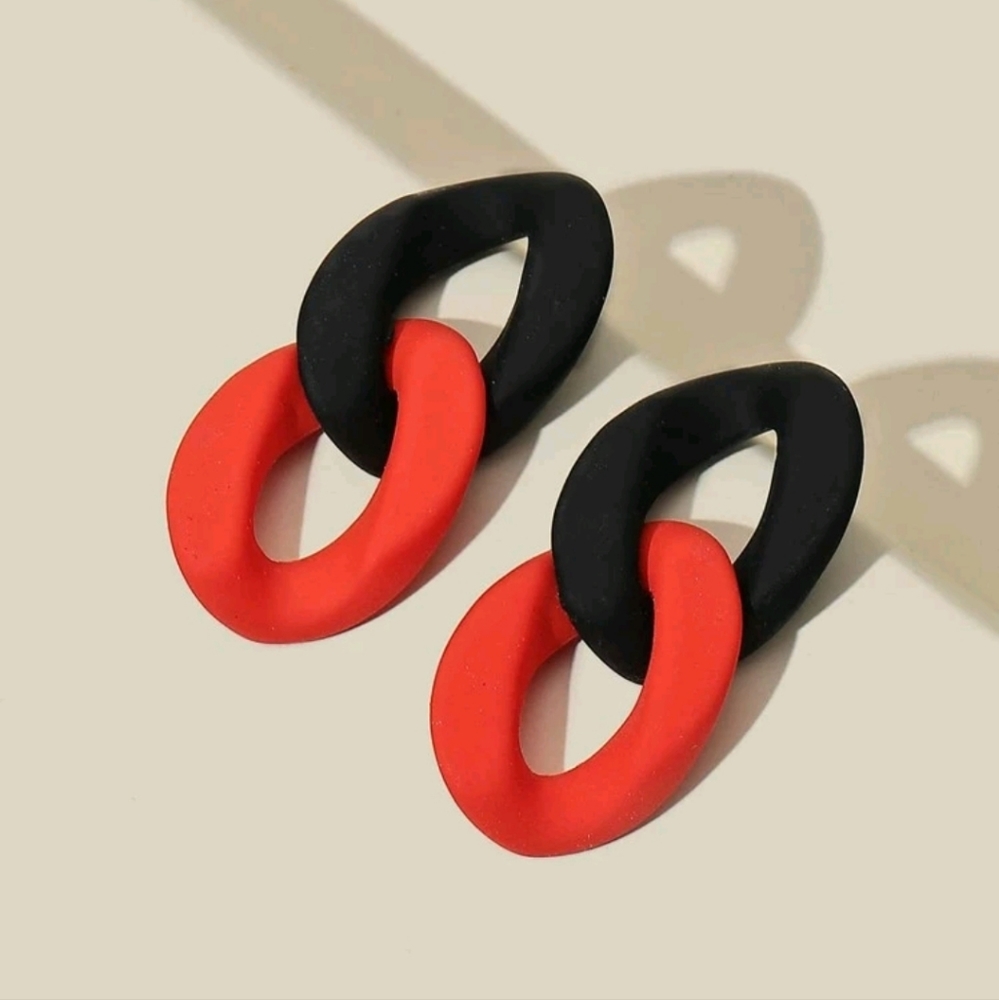 chain post earrings